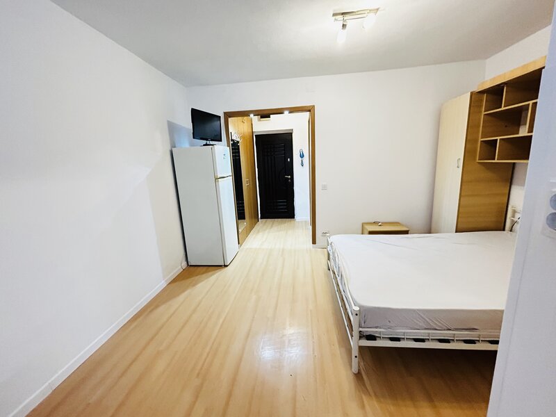 Titan, Piata Minis, 1 Decembrie 1918