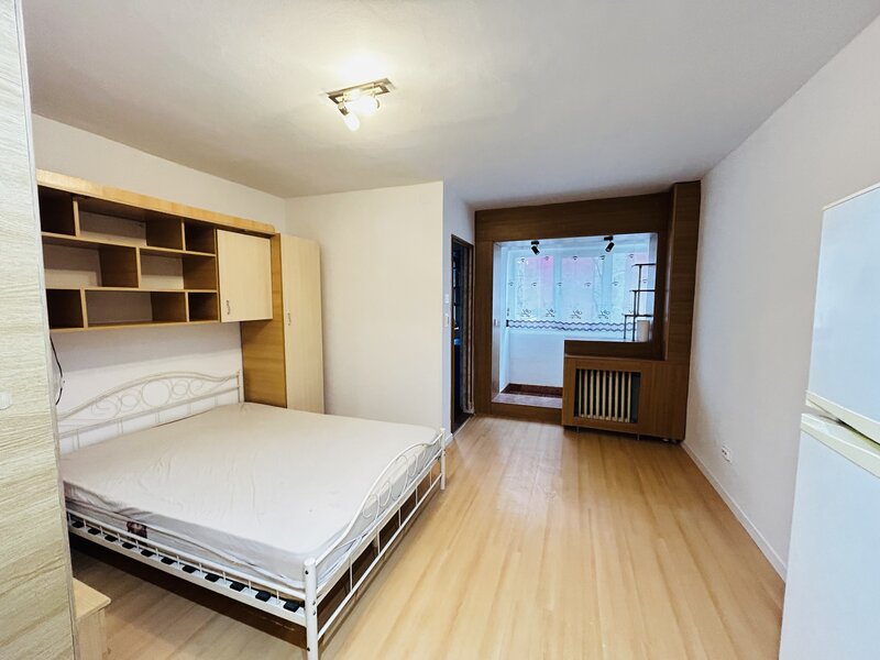 Titan, Piata Minis, 1 Decembrie 1918